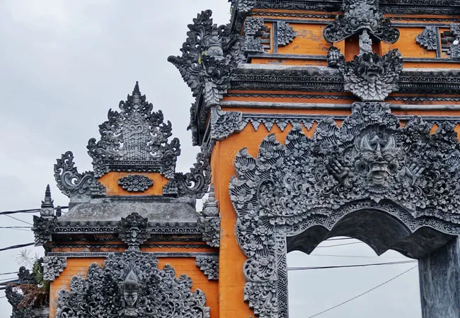 Keunikan Arsitektur Karang Suci