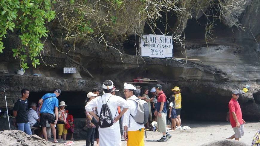 Misteri Gua Air Suci